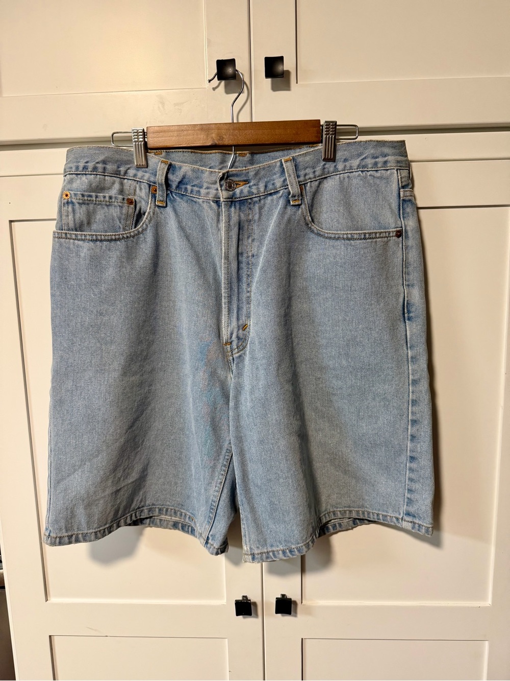 Levi's 550  Relaxed Fit Light Wash Denim Jorts  - Classic Five-Pocket Style